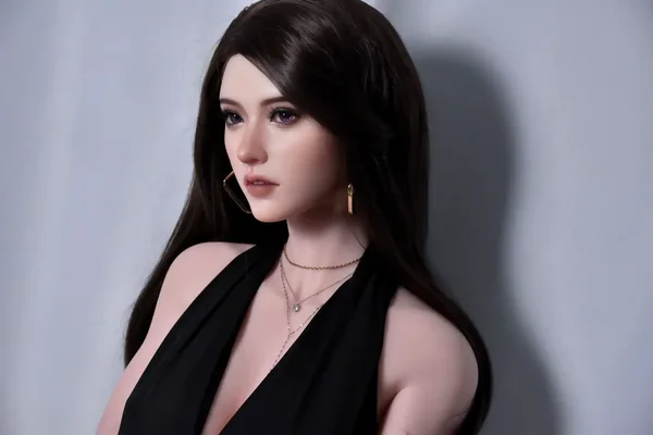 Elsa Babe Iwai Yuzuki