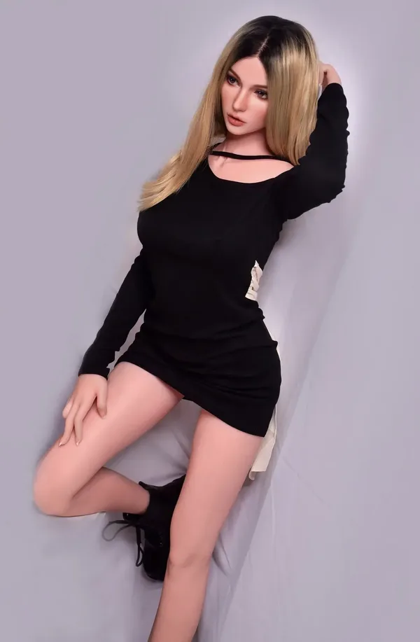 Elsa Babe Ivanka Ricci