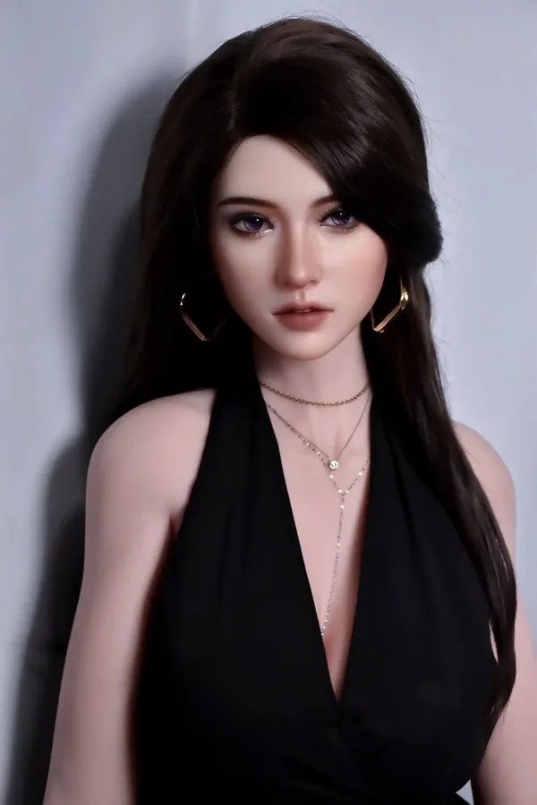 Elsa Babe Iwai Yuzuki