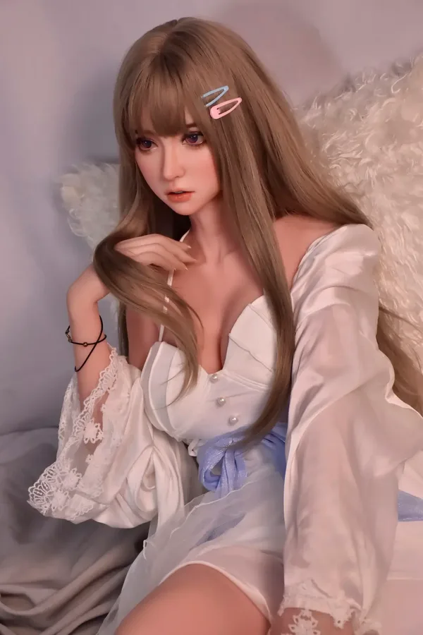 Elsa Babe Ayanokouji Akane