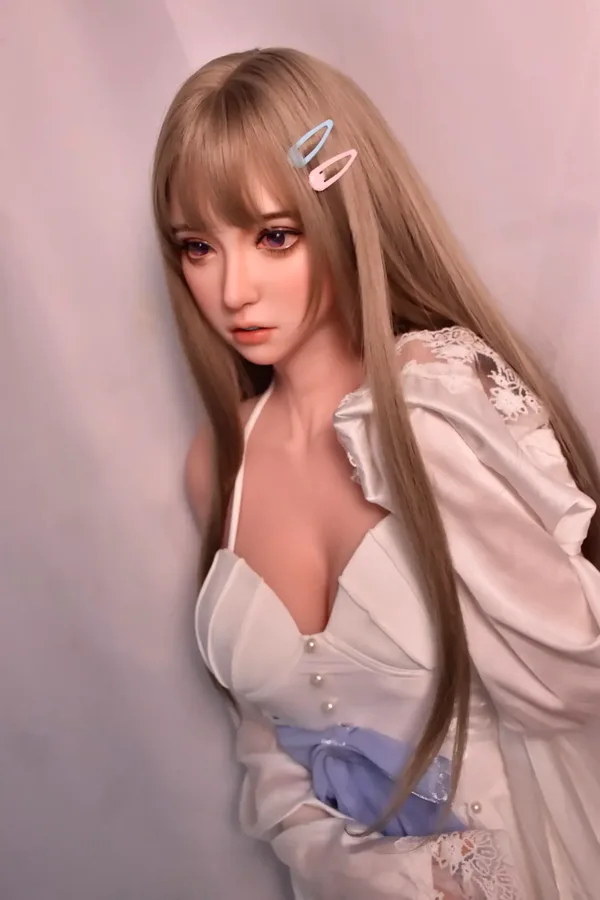 Elsa Babe Ayanokouji Akane