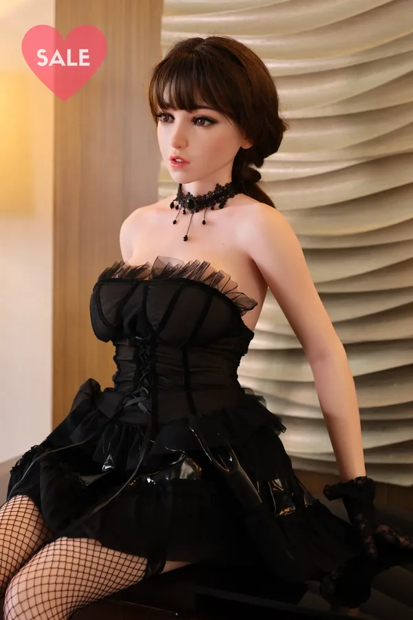 Gynoid Model 9 - Elina