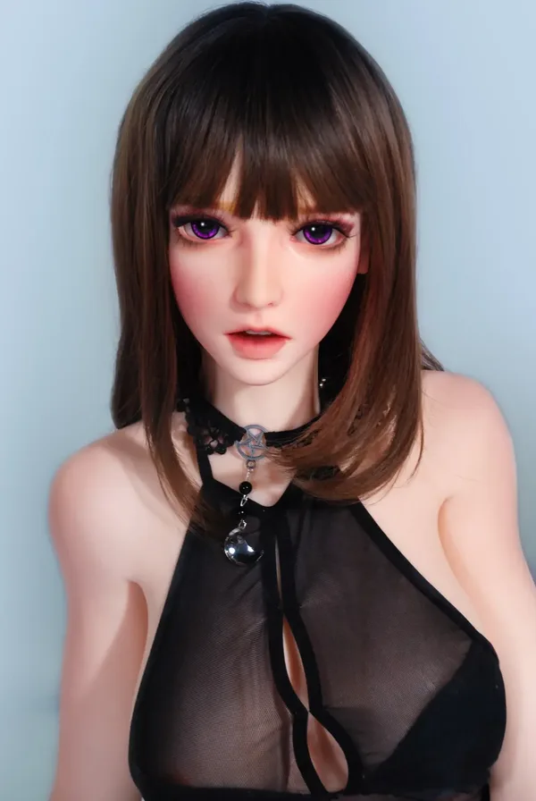 Elsa Babe Kurai Sakura